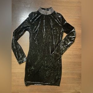 Forever 21 Velvet Bodycon Dress Size L Mock Neck Long Sleeve Polyester Blend.
